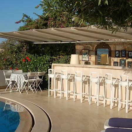 Antique Theatre Hotel 3*