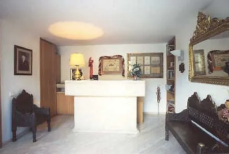 Antique Theatre فندق